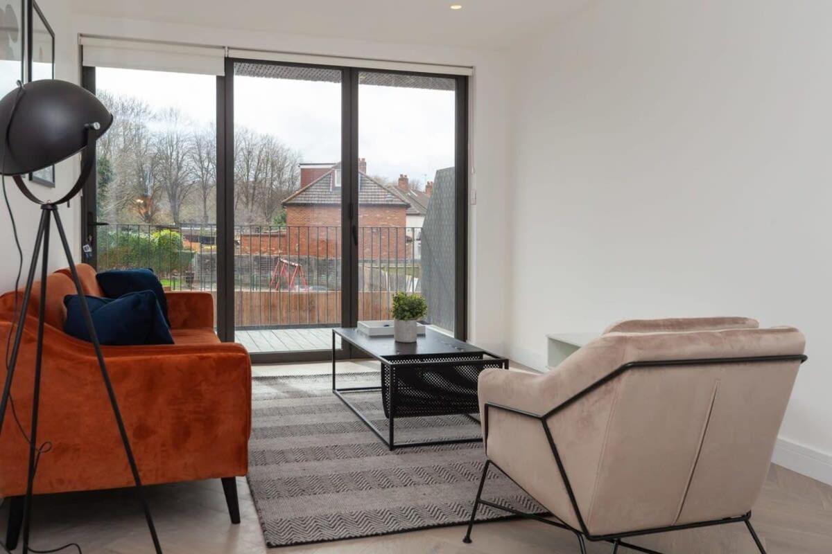 Modern 2 Bedroom Apartment In Wimbledon London Kültér fotó