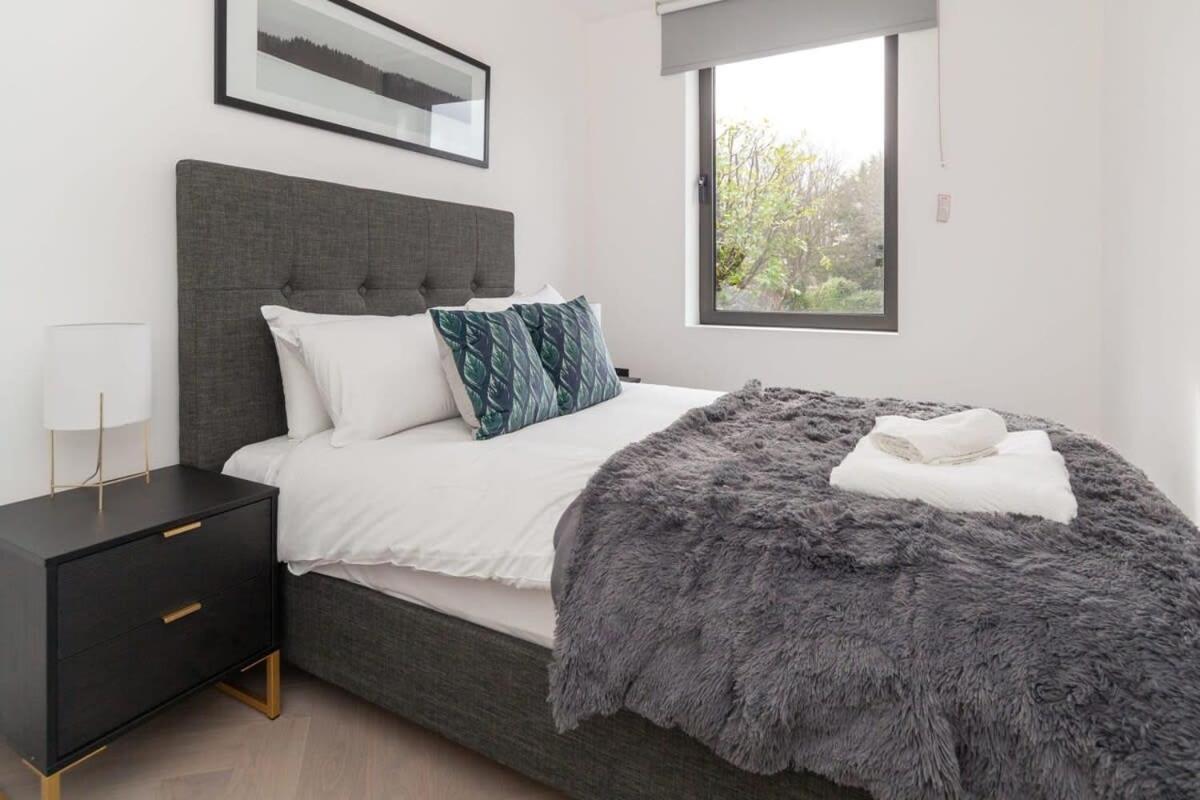 Modern 2 Bedroom Apartment In Wimbledon London Kültér fotó